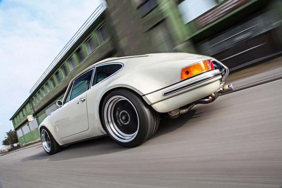  Porsche 911 Retro Evergreen by Kaege (993) 2016 года  (фото 24 из 44)